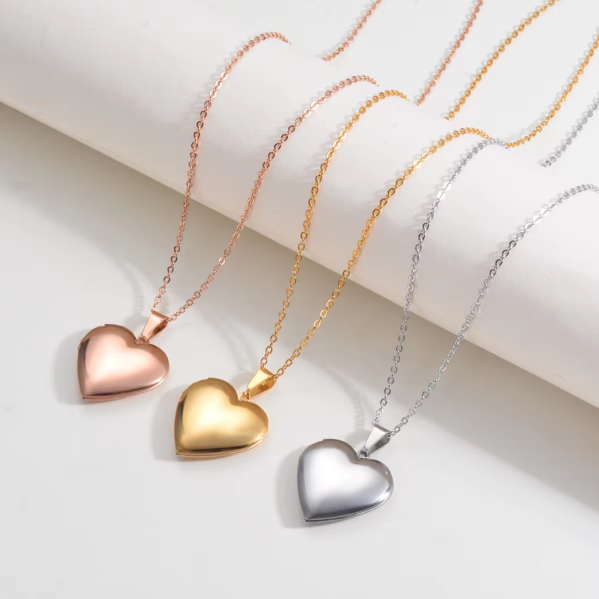 Custom Personalized Heart Birt - Birth Flower Necklace 评论和价格