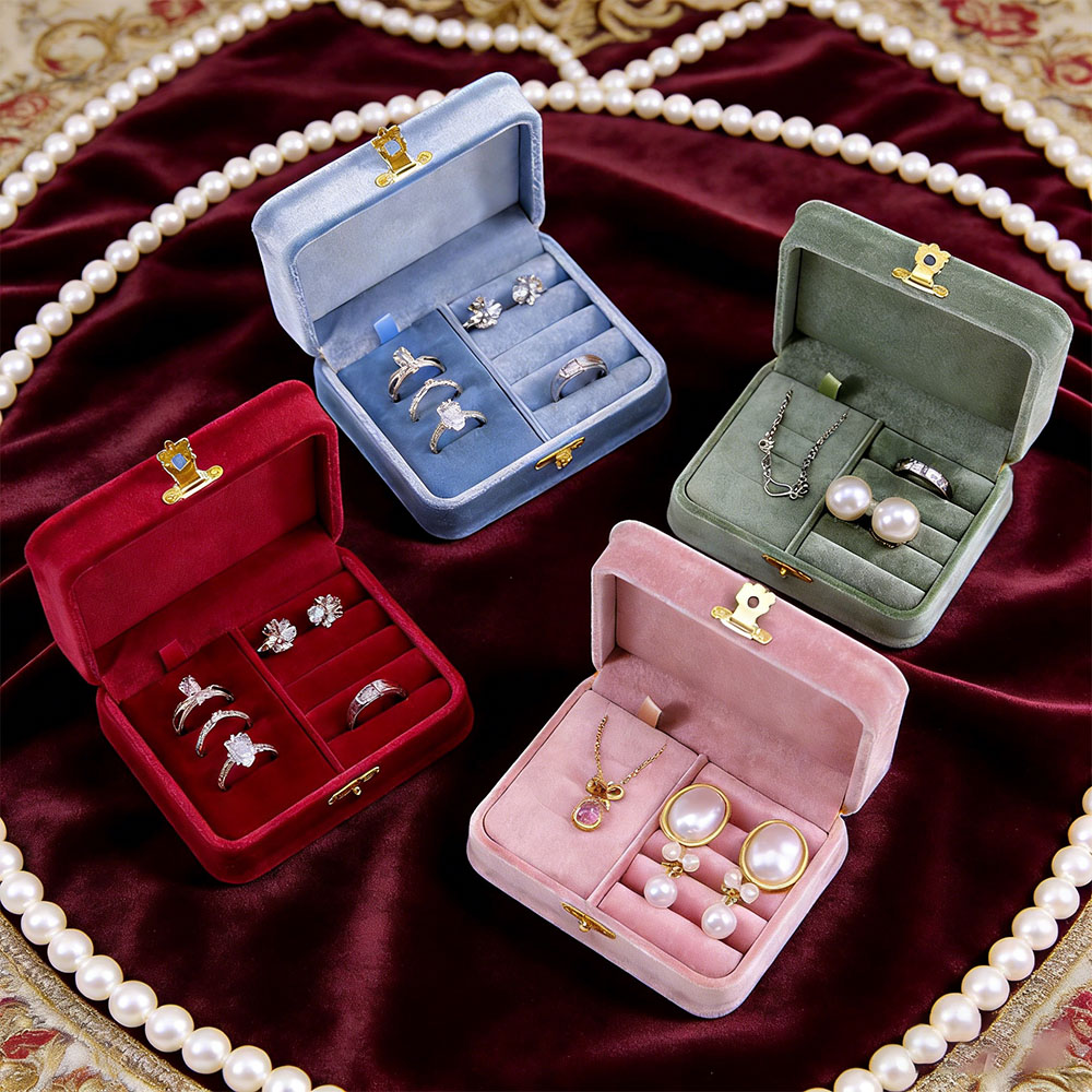 Personalized velvet jewelry bo - Personalized Name Box 评论和价格